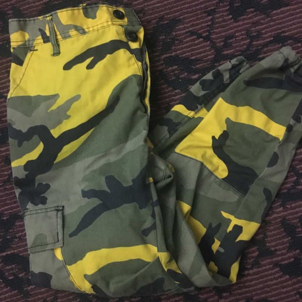 TRENDY CAMO PANTS